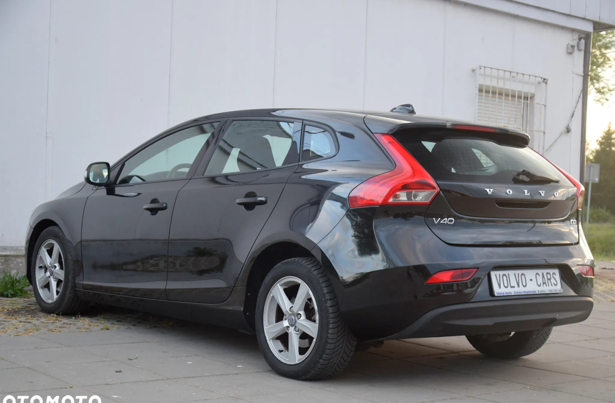 Volvo V40 cena 33700 przebieg: 206430, rok produkcji 2013 z Stryków małe 781